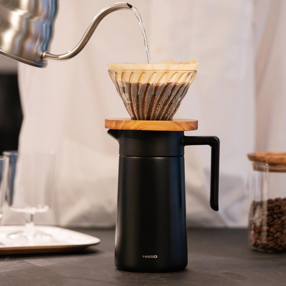 Hario Thermo-Server mit Keramik-Beschichtung – 600 ml isolierte Kaffee-Karaffe