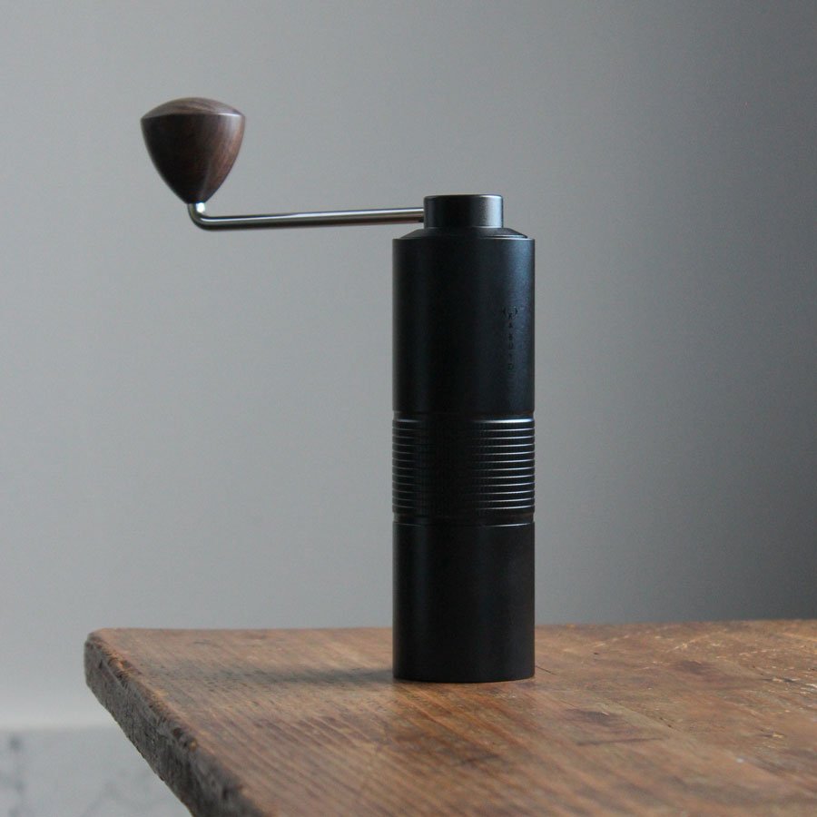 Hario Kabuto Hand-Kaffee-Mühle – Präzises Mahlen für Kaffee-Enthusiasten