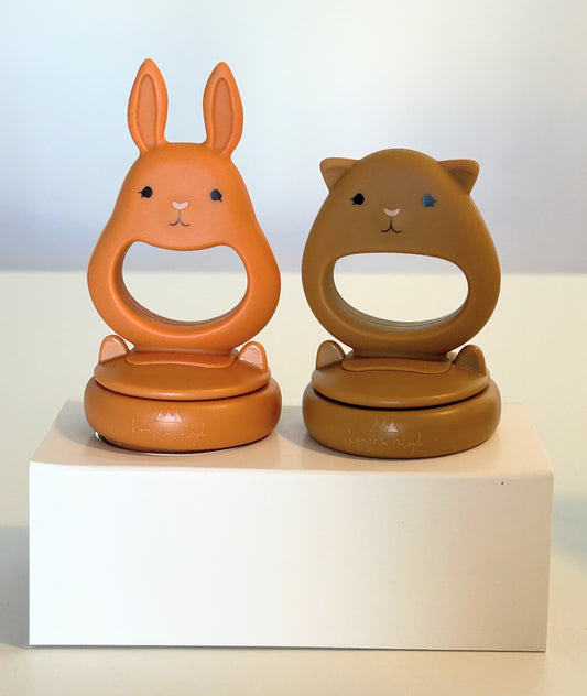 Konges Sløjd Baby Besteck Set Silikon Obst Fütterung Schnuller Mandel/Terracotta