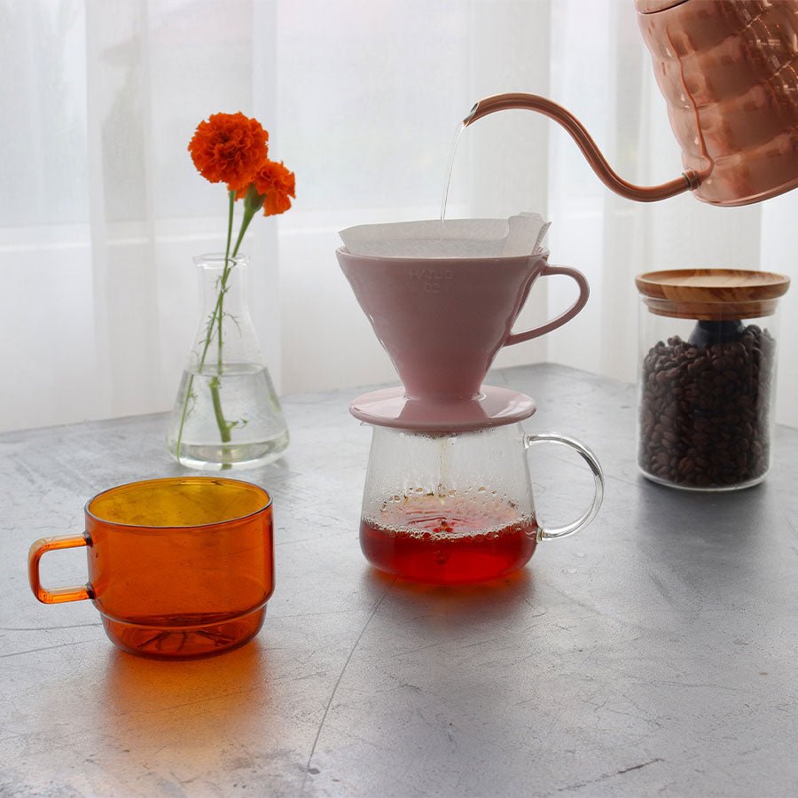 Hario Colour Edition V60-02 Keramik-Dripper (mit 40 Filtern)