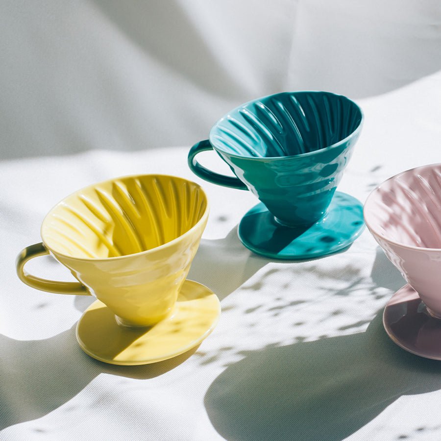 Hario Colour Edition V60-02 Keramik-Dripper (mit 40 Filtern)
