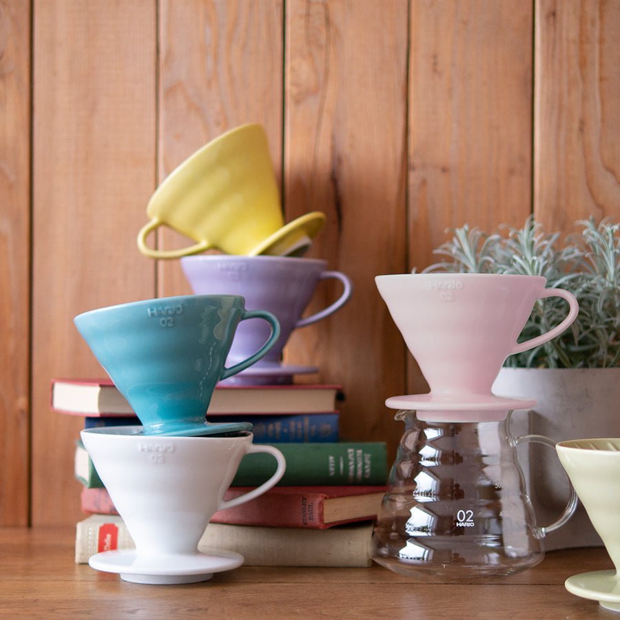 Hario Colour Edition V60-02 Keramik-Dripper (mit 40 Filtern)