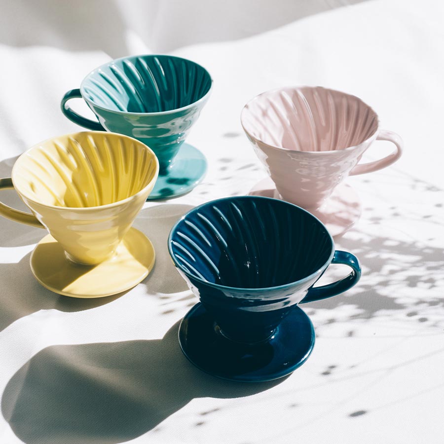 Hario Colour Edition V60-02 Keramik-Dripper (mit 40 Filtern)