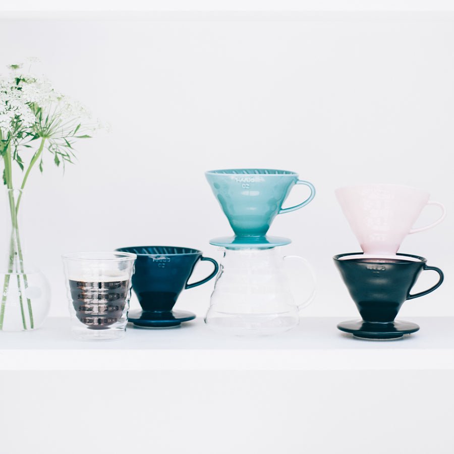 Hario Colour Edition V60-02 Keramik-Dripper (mit 40 Filtern)
