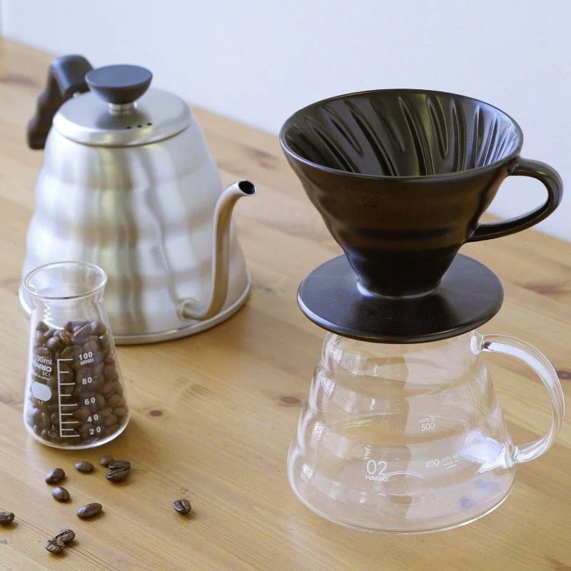 Hario Colour Edition V60-02 Keramik-Dripper (mit 40 Filtern)
