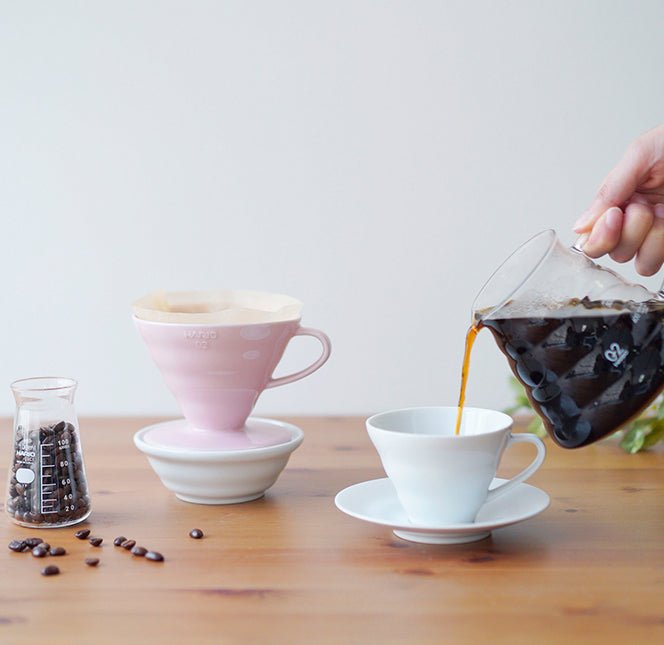Hario Colour Edition V60-02 Keramik-Dripper (mit 40 Filtern)