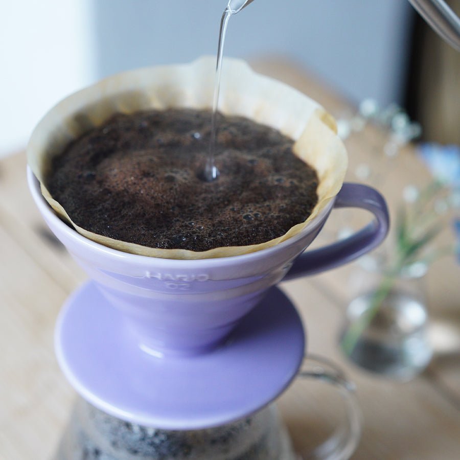Hario Colour Edition V60-02 Keramik-Dripper (mit 40 Filtern)