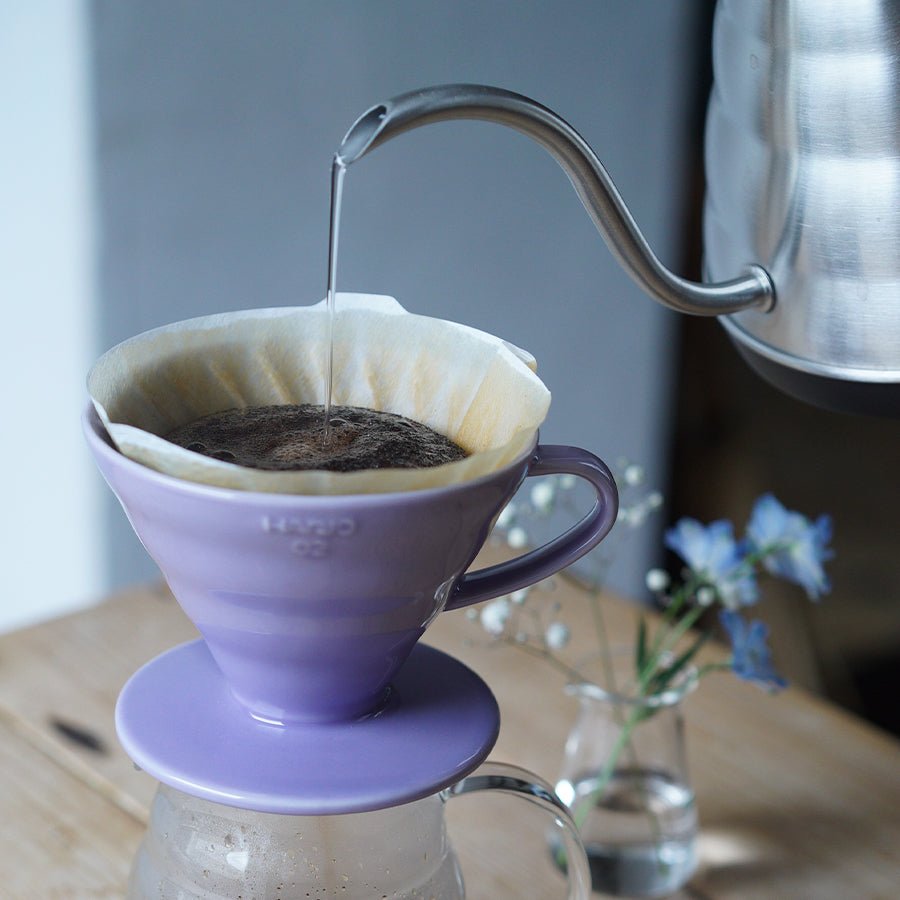 Hario Colour Edition V60-02 Keramik-Dripper (mit 40 Filtern)