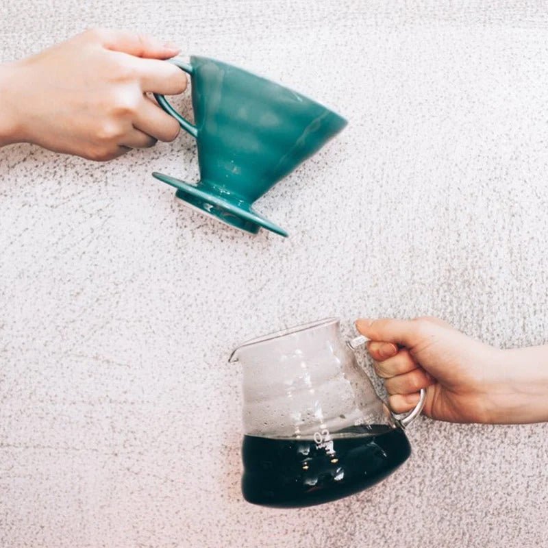 Hario Colour Edition V60-02 Keramik-Dripper (mit 40 Filtern)