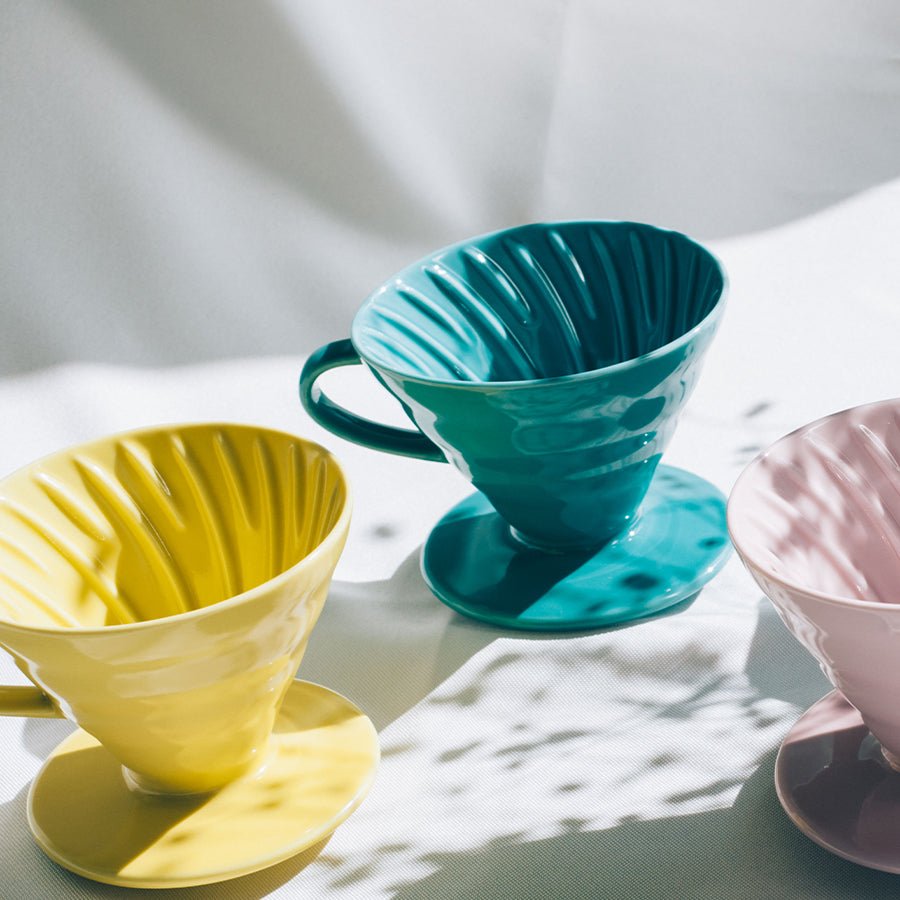 Hario Colour Edition V60-02 Keramik-Dripper (mit 40 Filtern)