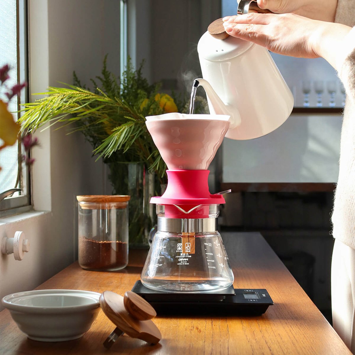 Hario Ceramic Immersion Switch V60-02 – Hybrid-Brewer (Immersion + Pour-Over)